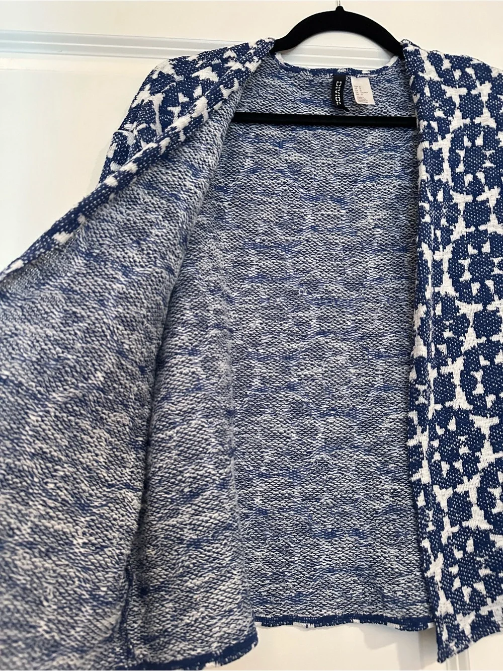 Divided H&M Blue and White Pattern Textured Open Cardigan Size M